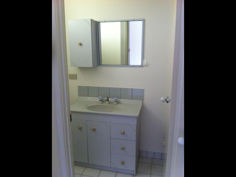 15 Weemala Street, Chevron Island QLD 4217