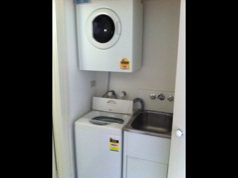 15 Weemala Street, Chevron Island QLD 4217