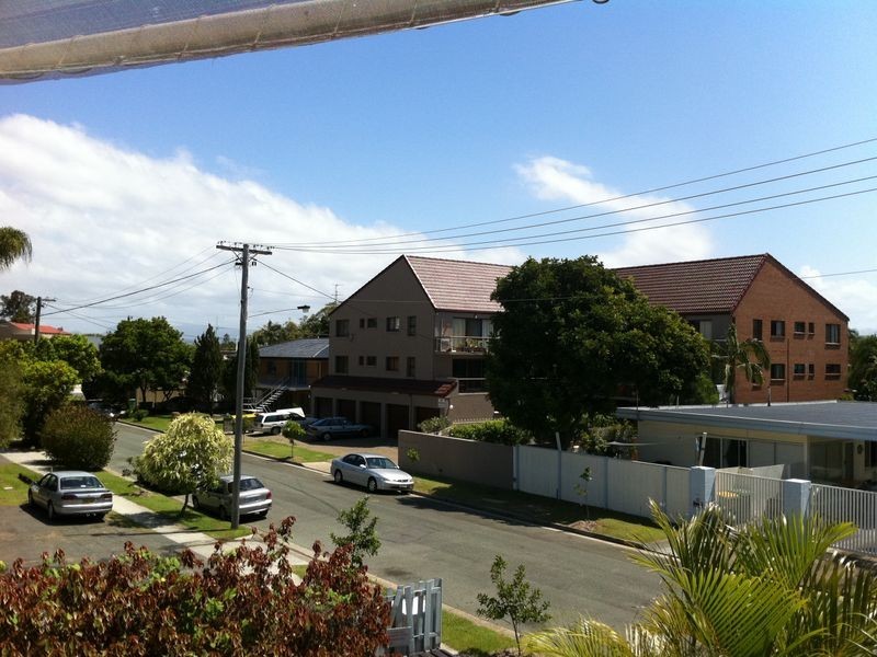 15 Weemala Street, Chevron Island QLD 4217