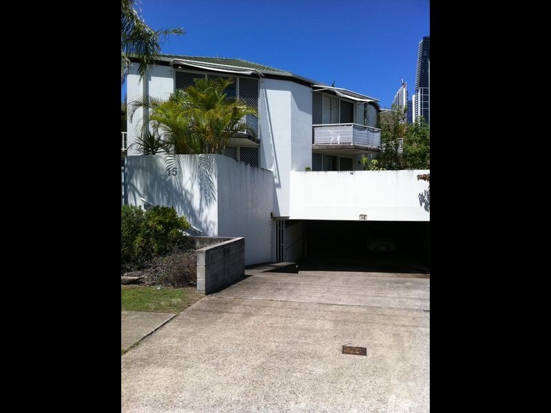 15 Weemala Street, Chevron Island QLD 4217