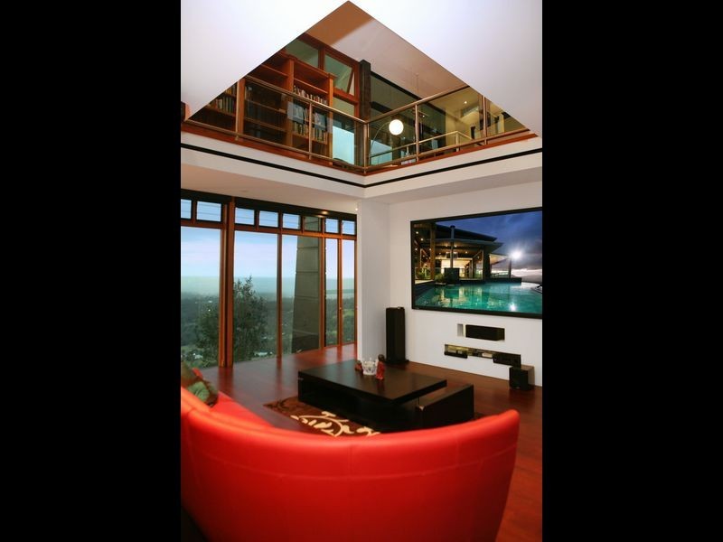 948 Mt Nebo Road, Camp Mountain QLD 4520