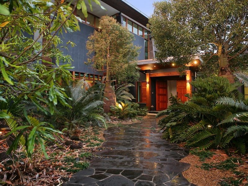 948 Mt Nebo Road, Camp Mountain QLD 4520