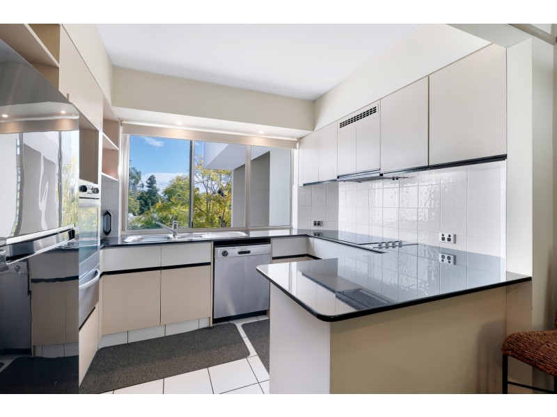 21/76-80 Chichester Drive, Arundel QLD 4214