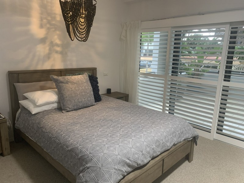 8 Parnoo Street, Surfers Paradise QLD 4217