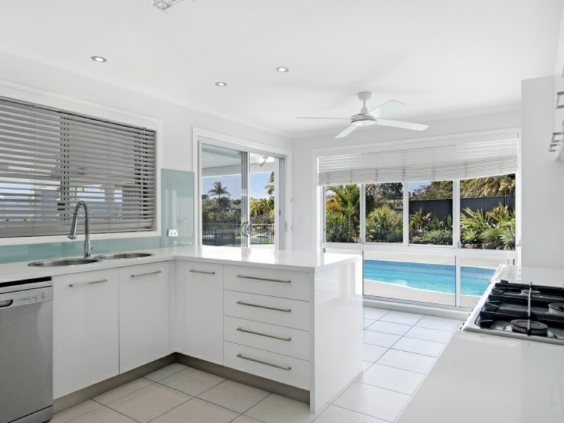 3 Goolagong Court, Broadbeach Waters QLD 4218