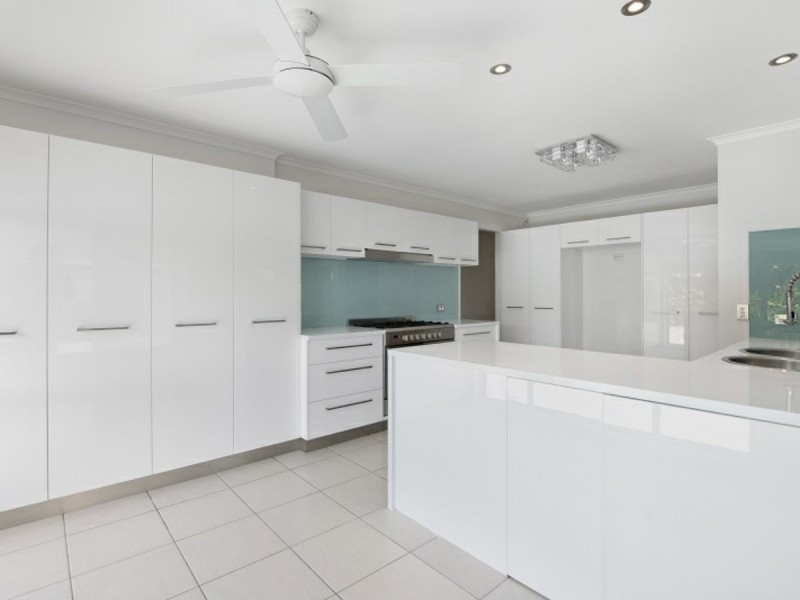 3 Goolagong Court, Broadbeach Waters QLD 4218