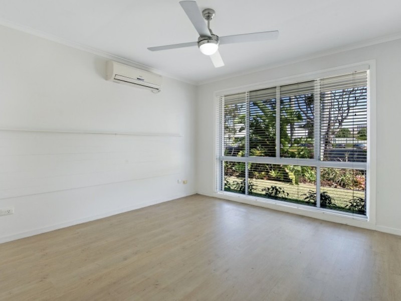 3 Goolagong Court, Broadbeach Waters QLD 4218