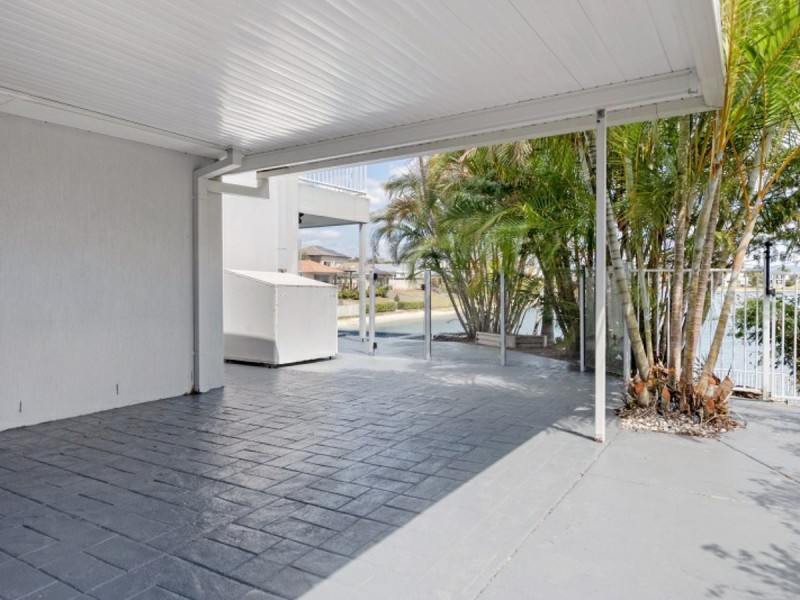 25 Tannah Court, Broadbeach Waters QLD 4218