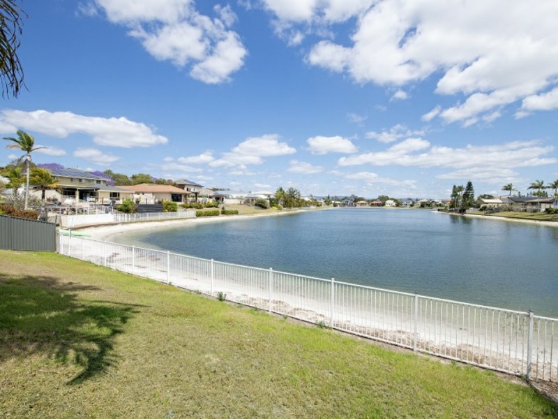 25 Tannah Court, Broadbeach Waters QLD 4218