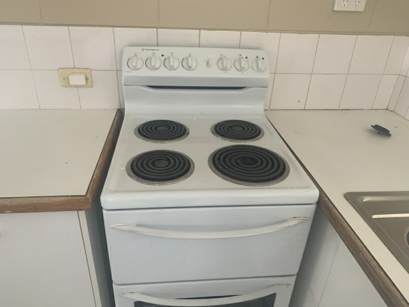 1/4 George Ave, Broadbeach QLD 4218