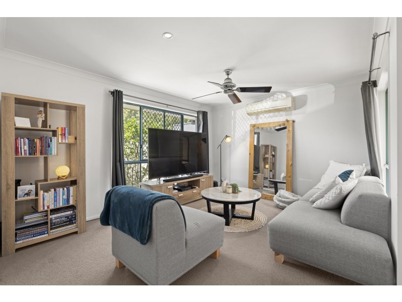 1/110 Greenacre Drive, Parkwood QLD 4214