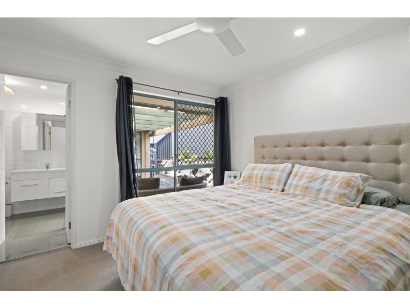 1/110 Greenacre Drive, Parkwood QLD 4214