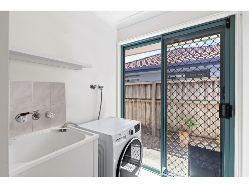 1/110 Greenacre Drive, Parkwood QLD 4214