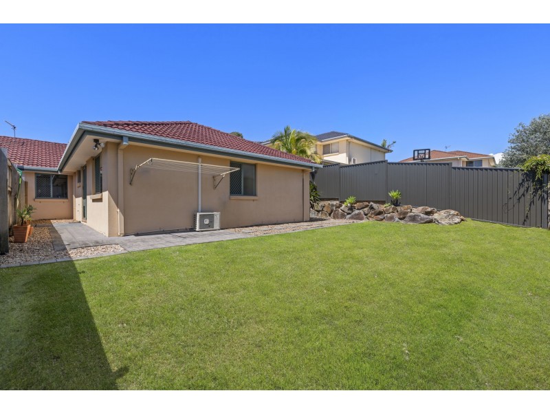 1/110 Greenacre Drive, Parkwood QLD 4214