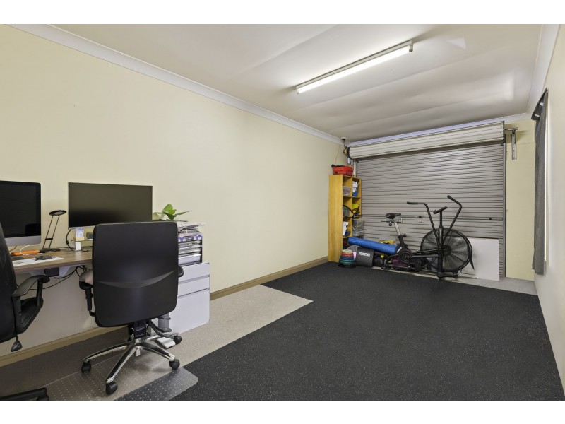 1/110 Greenacre Drive, Parkwood QLD 4214