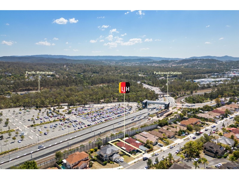 1/110 Greenacre Drive, Parkwood QLD 4214