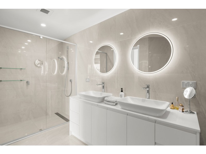 C7-3/75 Brighton Parade, Southport QLD 4215