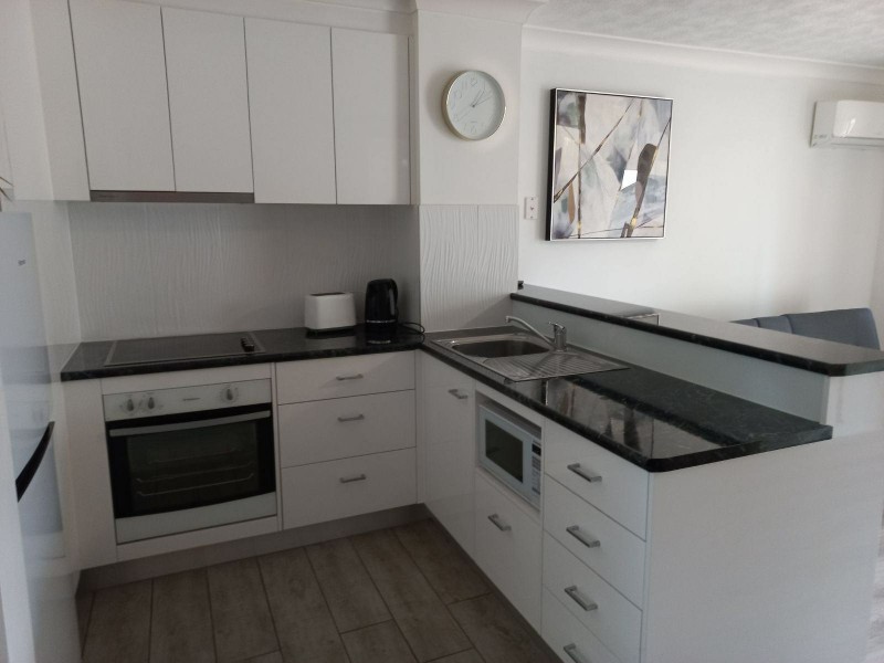 7/48-54 Stanhill Drive, Chevron Island QLD 4217