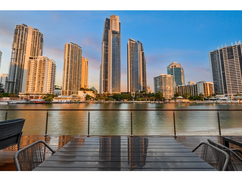 21 Tarcoola Crescent, Surfers Paradise QLD 4217