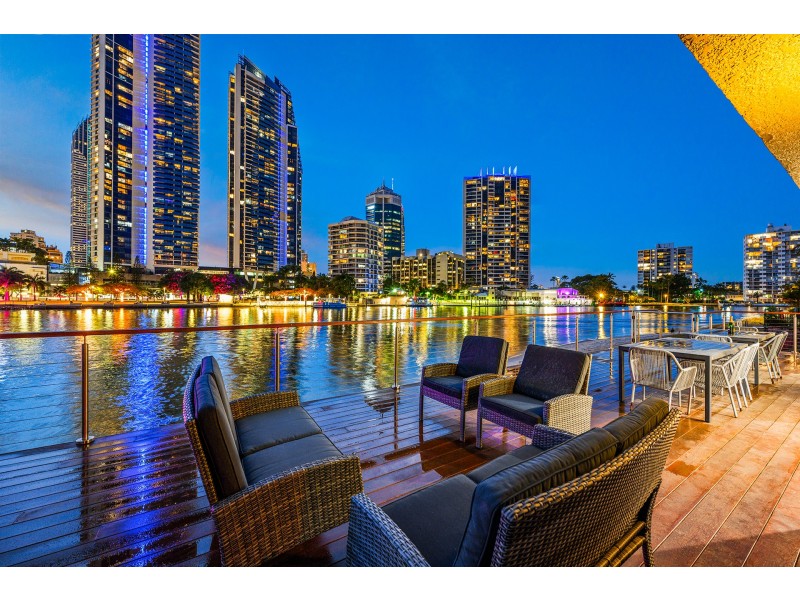 21 Tarcoola Crescent, Surfers Paradise QLD 4217