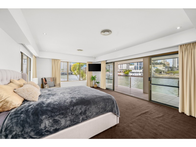 21 Tarcoola Crescent, Surfers Paradise QLD 4217