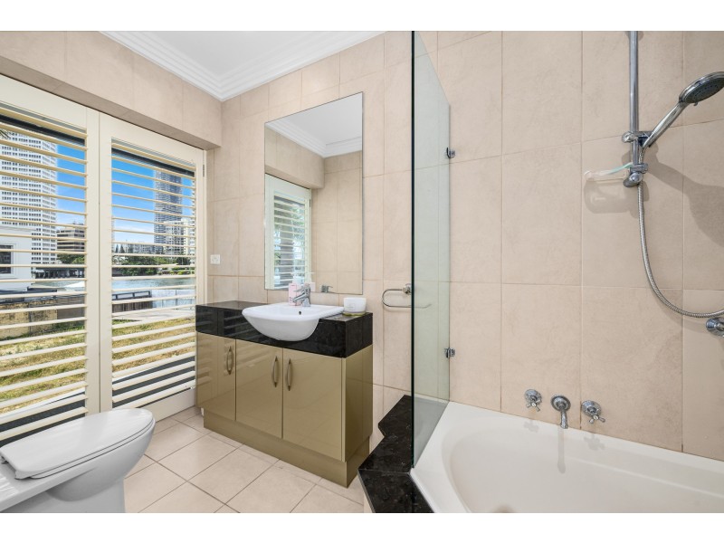 21 Tarcoola Crescent, Surfers Paradise QLD 4217