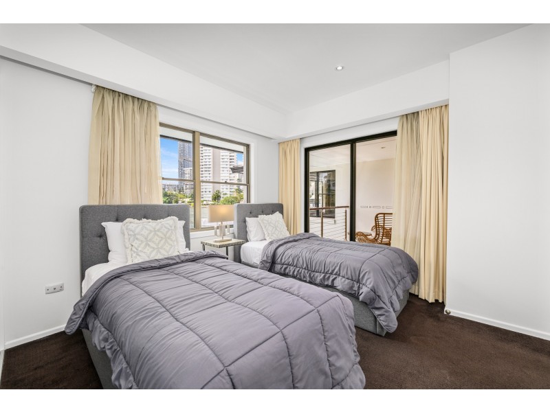 21 Tarcoola Crescent, Surfers Paradise QLD 4217