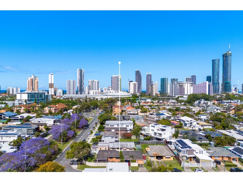 30 T E Peters Drive, Broadbeach Waters QLD 4218
