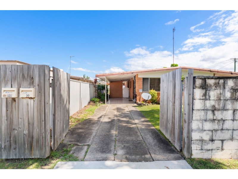 30 T E Peters Drive, Broadbeach Waters QLD 4218