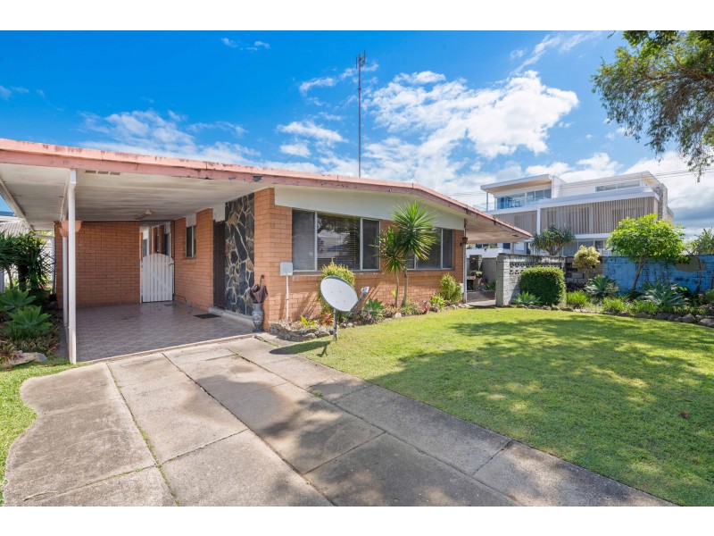 30 T E Peters Drive, Broadbeach Waters QLD 4218