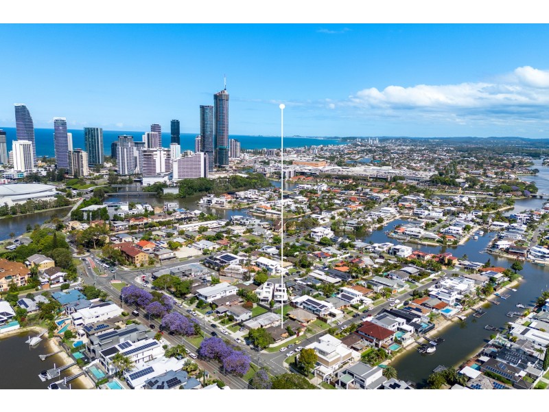 30 T E Peters Drive, Broadbeach Waters QLD 4218