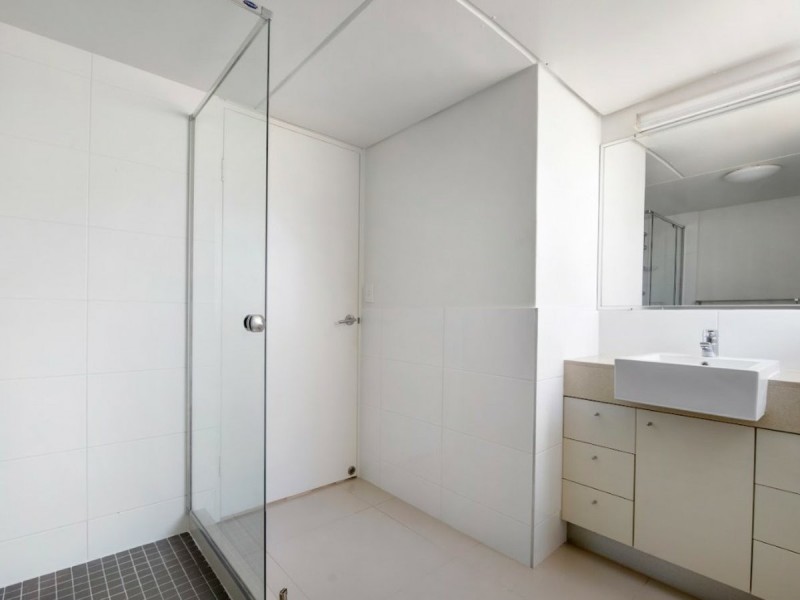 111/32 Riverview Parade, Surfers Paradise QLD 4217