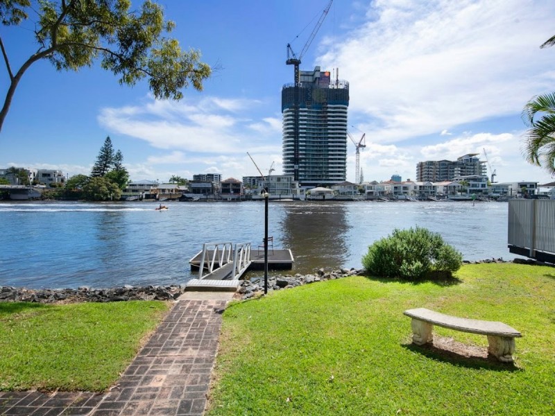 111/32 Riverview Parade, Surfers Paradise QLD 4217