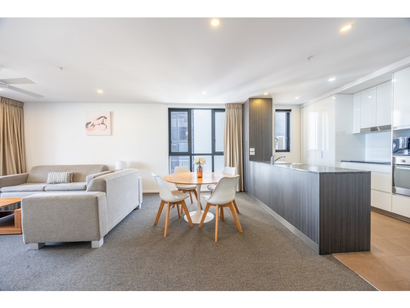 51/2729 Gold Coast Highway, Broadbeach QLD 4218