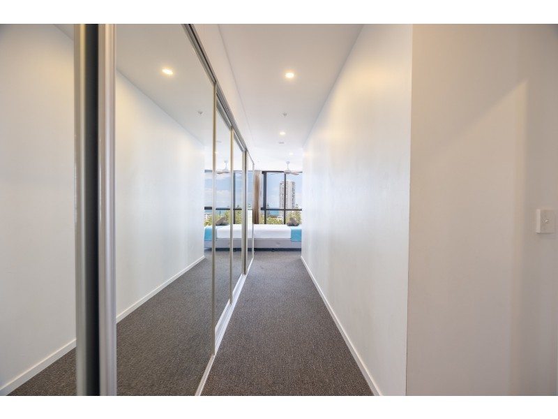 51/2729 Gold Coast Highway, Broadbeach QLD 4218