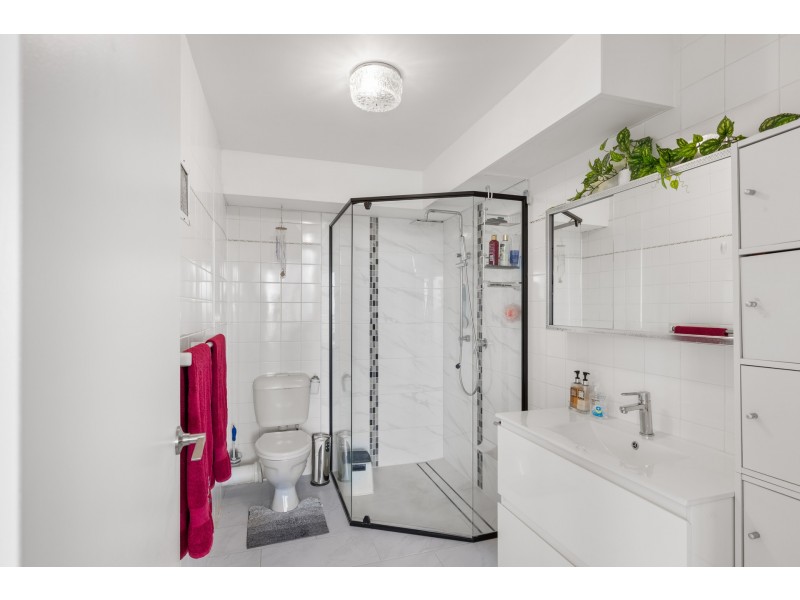 13C/2 Riverview Parade, Surfers Paradise QLD 4217