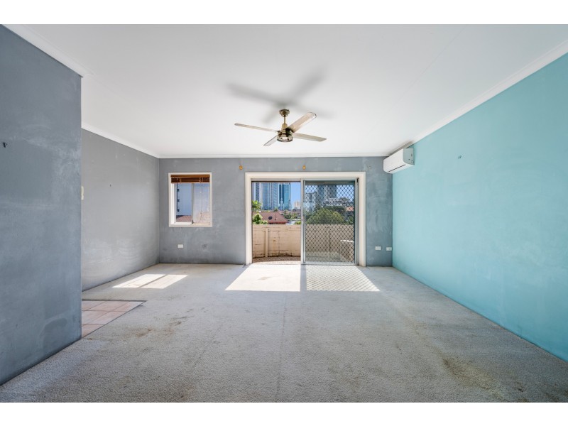 15/9 Holborow Close, Surfers Paradise QLD 4217