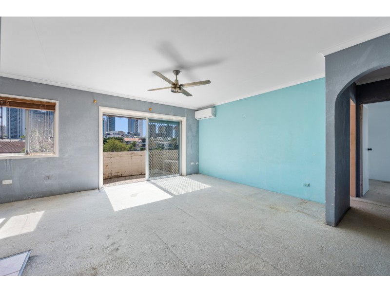 15/9 Holborow Close, Surfers Paradise QLD 4217