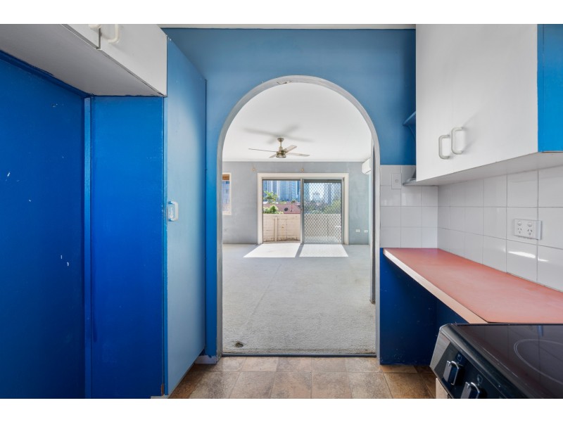 15/9 Holborow Close, Surfers Paradise QLD 4217