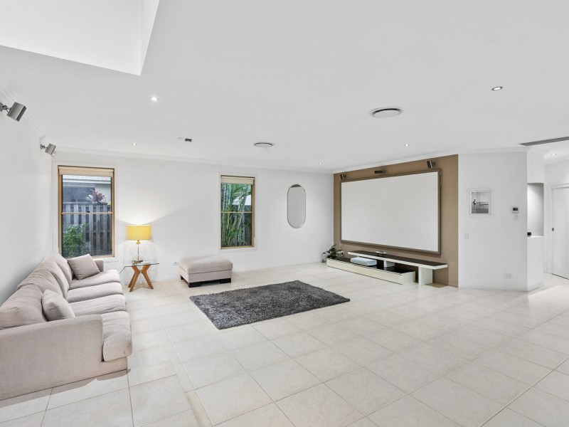 27 Bucaneer Way, Coomera QLD 4209