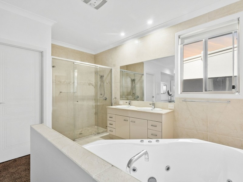 27 Bucaneer Way, Coomera QLD 4209