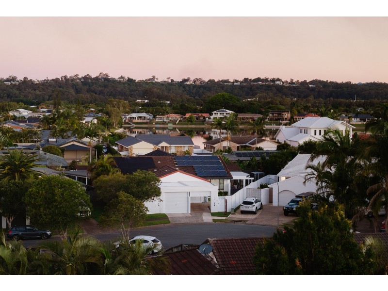 2/24 Wagtail Court, Burleigh Waters QLD 4220