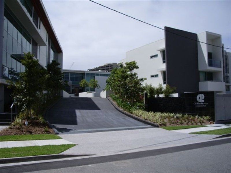 Broadbeach Waters QLD 4218