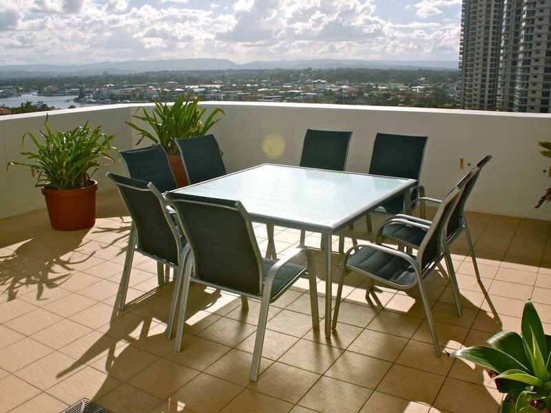 17/3466 Main Beach Parade, Surfers Paradise QLD 4217