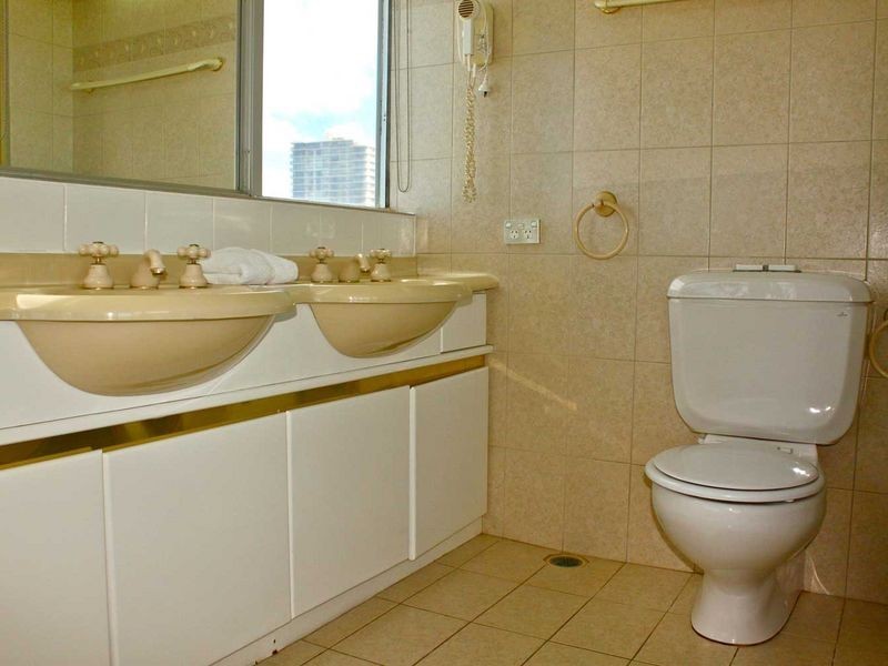 17/3466 Main Beach Parade, Surfers Paradise QLD 4217