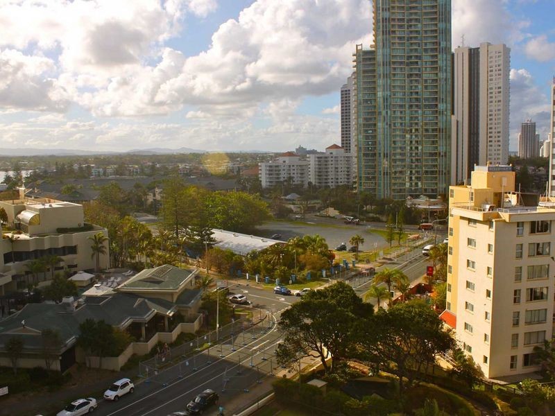 31/114 The Esplanade, Surfers Paradise QLD 4217
