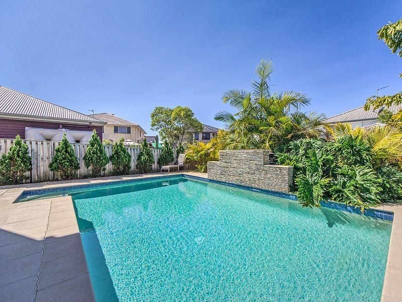 2 Giardino Lane, Varsity Lakes QLD 4227