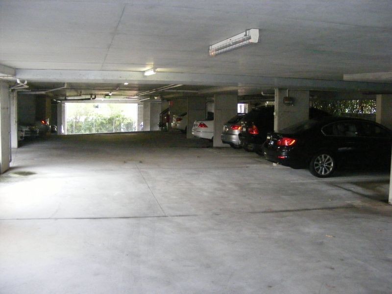 1/189 Ashmore Road, Bundall QLD 4217