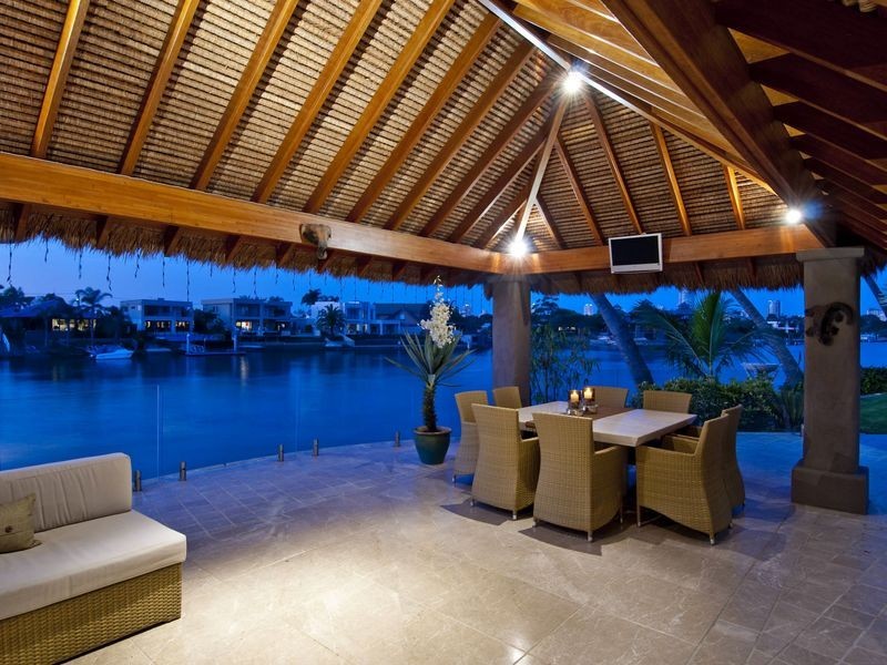171 Monaco Street, Broadbeach Waters QLD 4218