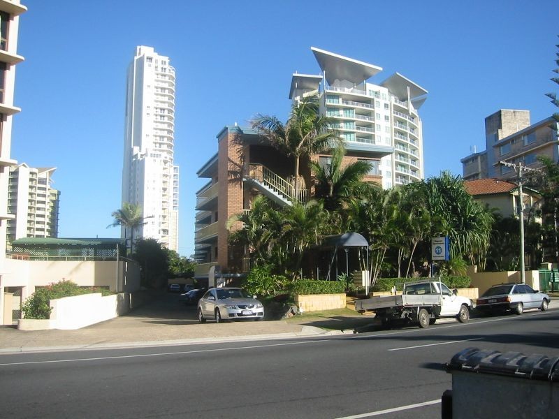 11 Old Burleigh Road, Surfers Paradise QLD 4217